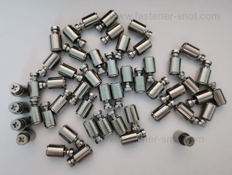 captive screws.jpg